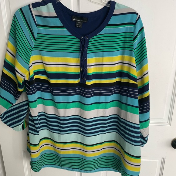 Lane Bryant top super lightweight size 22/24 gently used. - Picture 3 of 7